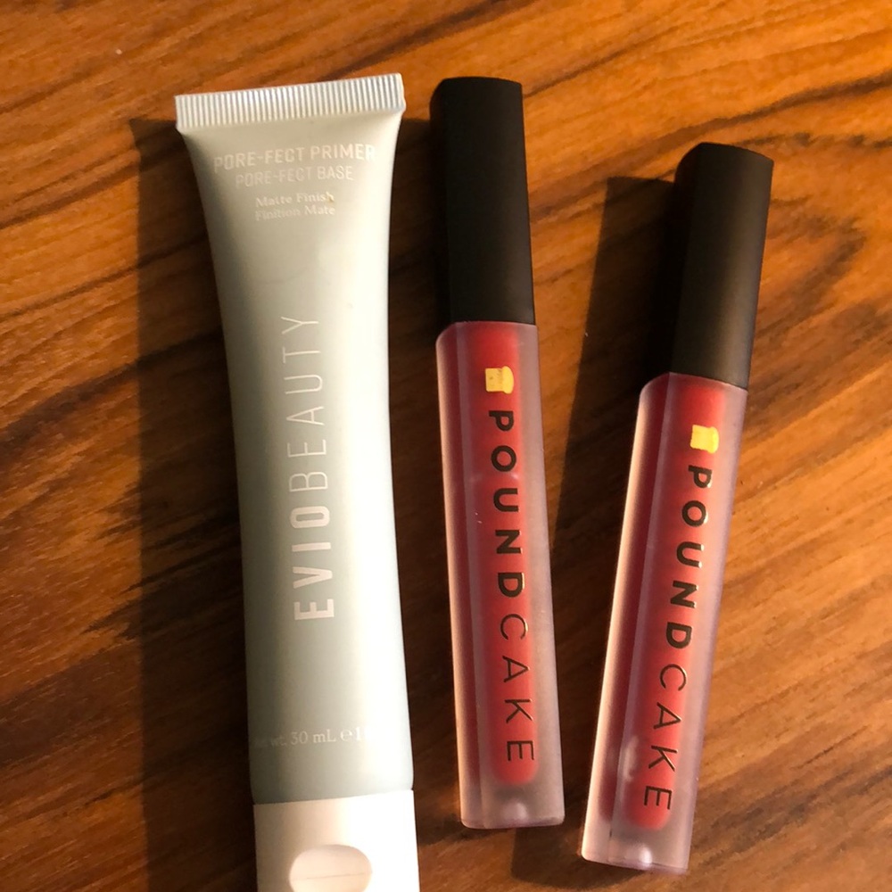 Bundle - Evio beauty and poundcake lip in Red Velvet